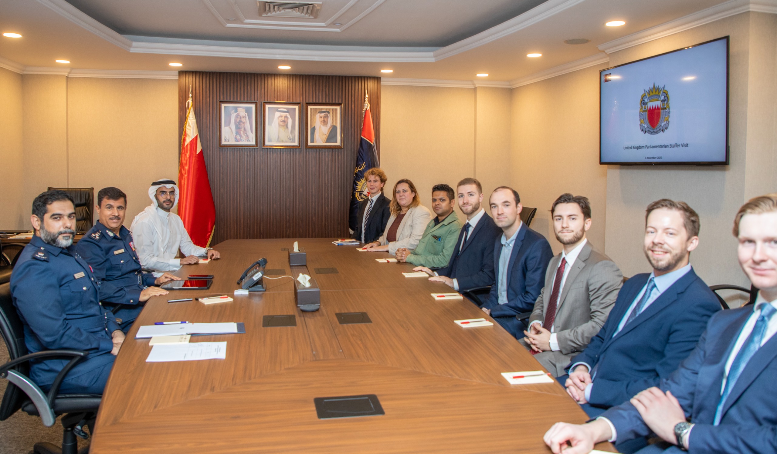 مساعد رئيس الأمن العام لشؤون العمليات والتدريب يستقبل وفدا من البرلمان البريطاني<